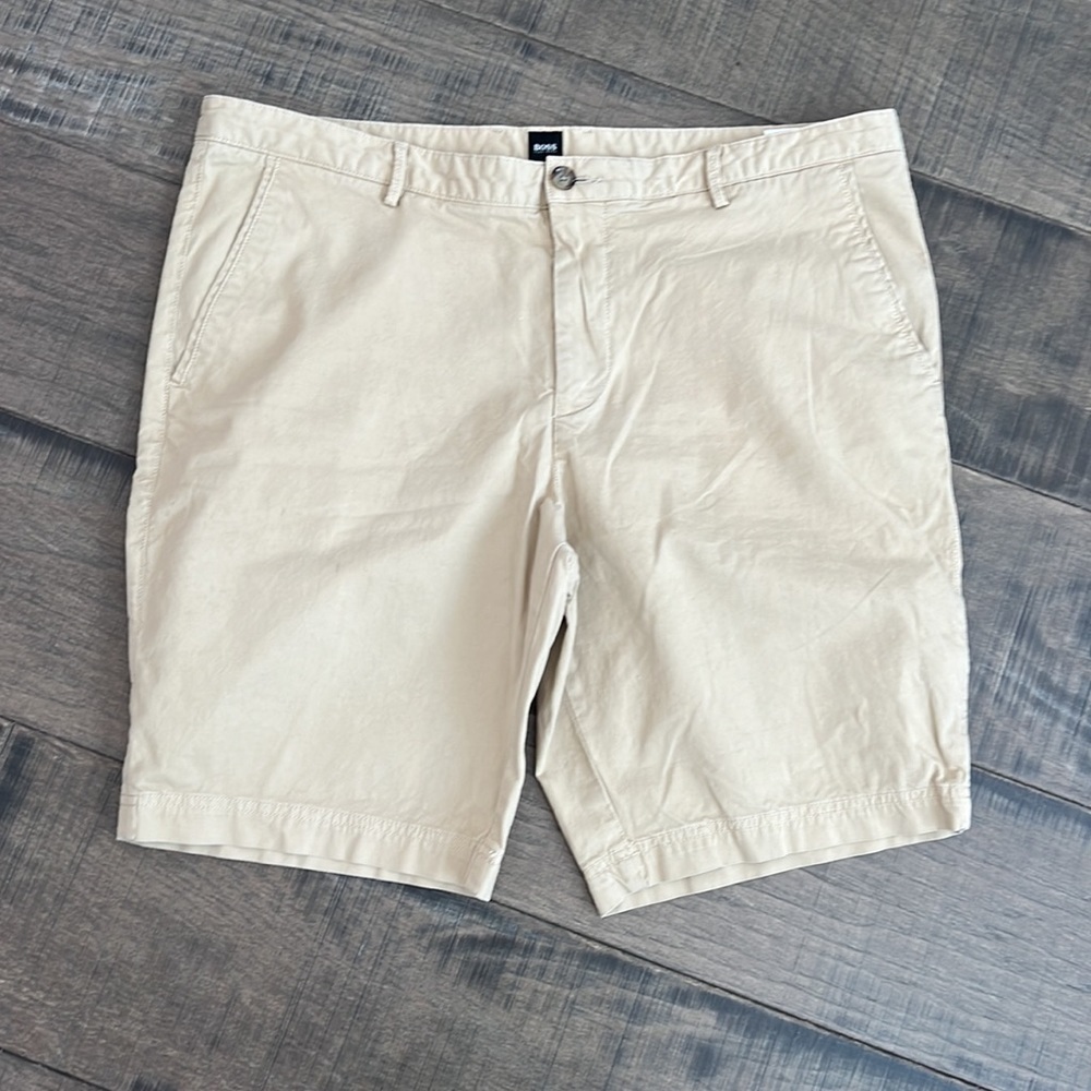 BOSS MEN SHORTS Size 38R